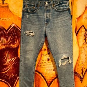 Levis women’s 501